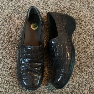 Clarks women's brown shoes